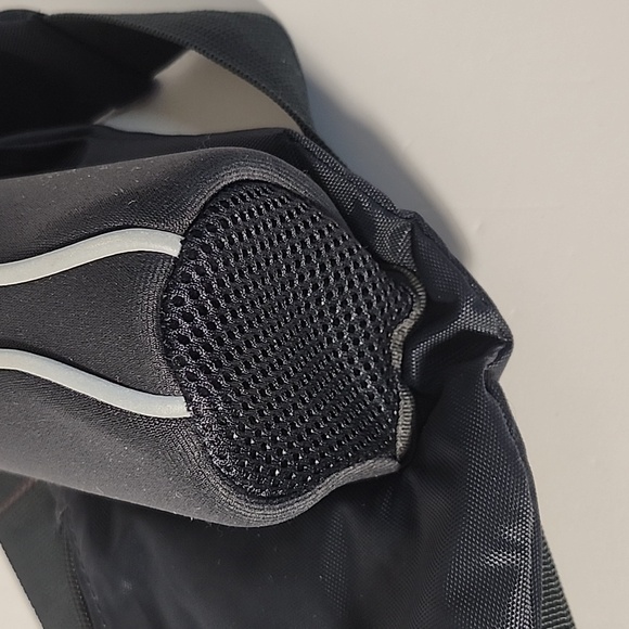 Nike Gray waist pack with water bottle holder- unisex - Picture 6 of 9